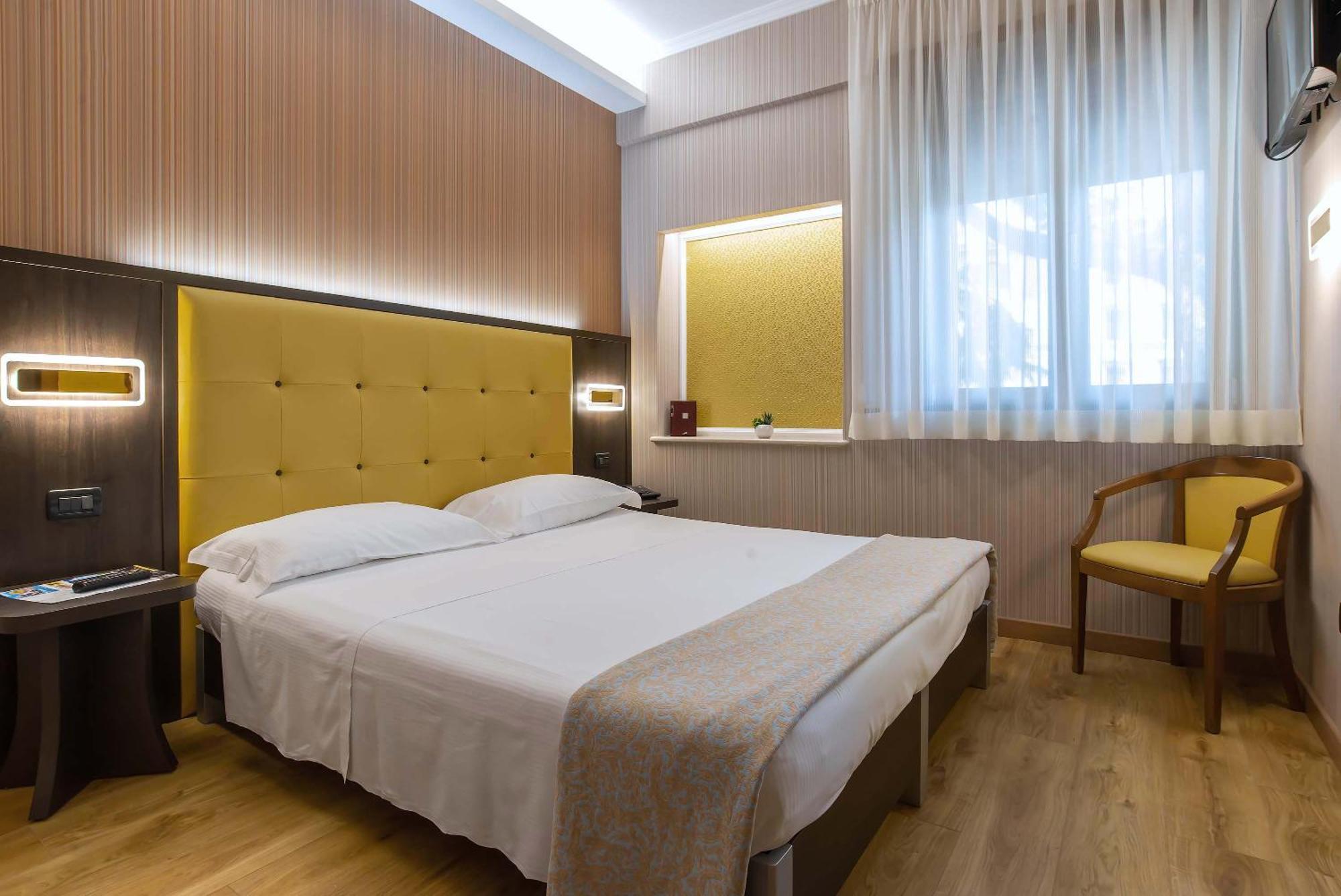 Quarto com Cama de Casal ou 2 de Solteiro